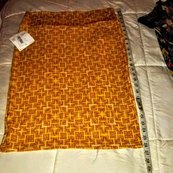 Lularoe Midi Skirt SOLD @DENIMMUNKIES - Picture 4 of 8